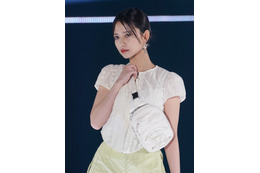 乃木坂46・金川紗耶、ミニスカ&美脚ショットに「スタイル抜群」「脚長すぎ」 画像