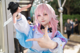 春の「acosta!@池袋サンシャインシティ」に人気キャラ勢揃い!『NIKKE』から“ホロ・にじ”まで美女レイヤー9選 画像