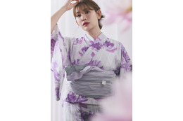 小嶋陽菜、レアな浴衣姿!可愛さと大人っぽさが共存した和服美人に 画像