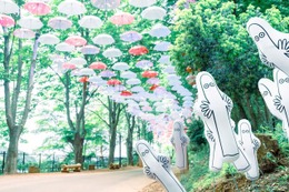 「ムーミン」111体のニョロニョロが集合!“ムーミン谷とアンブレラ”がムーミンバレーパークで開催中 画像