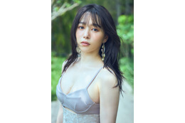 桜井日奈子、10周年写真集のお渡しイベント開催 セクシーなドレスショットも公開 画像