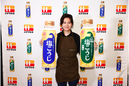 料理研究家・リュウジ、液体塩こうじアンバサダー就任！自慢の料理の腕前も披露 画像