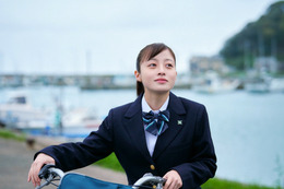 橋本環奈主演の次期朝ドラ『おむすび』放送日決定！ロケ場面写真も公開 画像