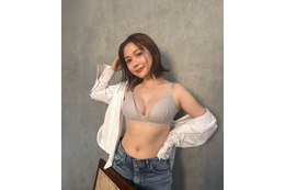 村重杏奈の美しいバストにファン「セクシー過ぎます」「ナイスおっぱい」 画像