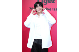韓国俳優チェ・ジョンヒョプが原宿の「オニヅカタイガー」イベントに登場!“ルダハートポーズ”で魅了! 画像