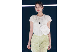 「めっちゃかわいい」乃木坂46・金川紗耶のノースリーブ＆美脚ショットにファン注目 画像