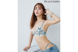 藤田ニコル、自慢のメリハリボディをたっぷりと!新作ランジェリーカット公開 画像
