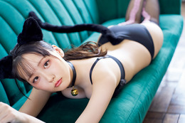 “現役JK”須羽こころ、セクシーな子猫に! 17歳のピチピチボディ 画像