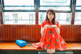 声優・前田佳織里、2nd写真集を発売! 初の水着カットも収録 画像