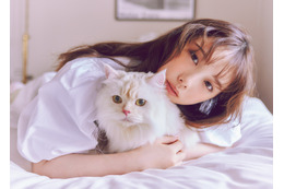 乃木坂46・与田祐希、愛猫と一緒に雑誌『bis』へ 旬のアイドル&モデルも多数登場 画像