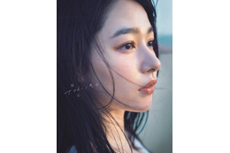 桜井日奈子10周年記念写真集、発売前に重版決定! 画像