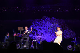 いきものがかりが25周年!武道館ライブに小田和正がサプライズ登場 画像
