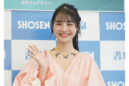 高校3年生の関谷瑠紀、新作カレンダーの制服カットは「卒業」をイメージ! 画像