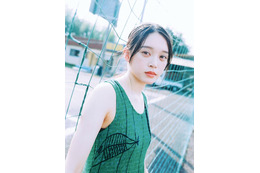 髙石あかり、初のカレンダー「Ito」発売が決定! 同世代の写真家・増田彩来とタッグ 画像