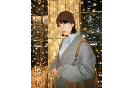 光り輝くイルミネーションと“絵”になる! のん、冬の私服コーデに反響続々 画像