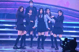 【NHK紅白】初出場のILLIT・MOKA「ぜひ期待してもらえたら!IROHAは憧れのTWICEとの対面に期待 画像