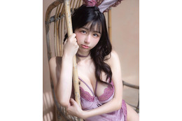 「写真集のアザーカット」くりえみ、豊満バストあらわなバニー姿でファン悩殺! 画像