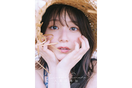 久間田琳加の撮り下ろしカレンダーが発売決定! “旅行”をテーマに沖縄で撮影 画像