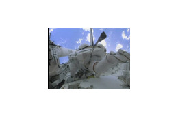 NASA、YouTubeにスペースウォーク動画を公開 画像