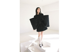 日向坂46・金村美玖、儚げな表情で春コーデ&春メイクを披露! 『bis』2025年春号 画像