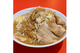 ラーメン豚に恋してる、メニュー大幅リニューアル!新メニュー「トロ肉豚恋ラーメン」も登場 画像