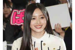 乃木坂46・井上和、写真集からピンクのランジェリー姿公開に 画像