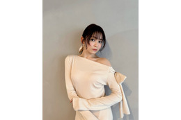 肩出し、背中開き、りんか丈も！ 久間田琳加の“肌見せ”ファッションにファン「ビジュ激つよ」「最強」