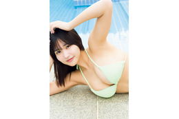 南みゆか、少女と大人の間を揺れ動く19歳の圧巻グラビア！ 画像