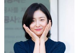 映画での“強烈ベッドシーン”とのギャップがすごい…韓国女優、朝の出国でも爽やかな笑顔で登場【独自写真】 画像