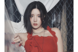 魅惑的な視線にドキッ…歌手クォン・ウンビ、新曲『Hello Stranger』で見せる“挑発ビジュ”！ 画像