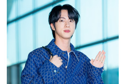 「兄妹みたい」の声も…BTS・JIN、Netflixバラエティ共演者と“仲良し3SHOT”【PHOTO】 画像