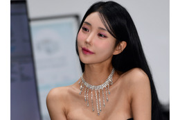 韓国の美しすぎる“ロードガール”が妖艶なキャットウーマンに変身!? モビリティショーで見せた美貌に釘付け【PHOTO】 画像