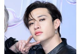 「ファンの需要わかってる」Stray Kids・バンチャン、筋肉質の肩を露わにしてミラノの街を探検【PHOTO】 画像