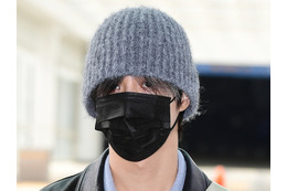 “熱愛否定”のSHINee・テミンが日本に向けて出国 マルジェラのパンツがポイントの空港ファッション 画像