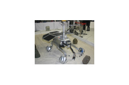 【宙博2009 Vol.8】多脚、自律走行、ミミズ型、多方向クローラー、etc. ロボットたち 画像