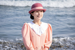 新婚旅行の夜、なつ美（芳根京子）と瀧昌（本田響矢）は手を握って見つめ合い…『波うららかに、めおと日和』