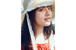 上坂樹里の1st写真集が発売決定！ 等身大の無邪気な表情に艶っぽい姿も