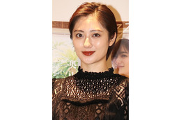 奥山かずさ「結婚式を挙げました」、夫との“幸せ”ウエディングショット多数公開 画像