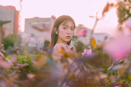 超ときめき♡宣伝部・小泉遥香、1st写真集の先行カット公開！ お着替えカットから背中開きドレス姿まで