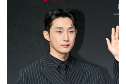 Netflix『D.P.』でセクシャルマイノリティの兵士を熱演──ペ・ナラ、次はラブコメで新境地に挑む! 画像