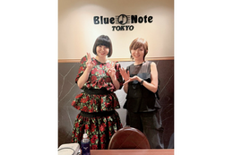 渡辺満里奈、“10年以上の推し”土岐麻子とツーショット！ 「お2人ともかわいい」