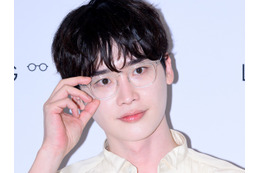 「IUの彼氏、格が違う」イ・ジョンソク、“爆イケ”眼鏡姿に現場がざわつく【独自写真】 画像
