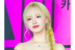 IVE・リズ、スタイル進化が止まらない!美脚際立つ“ミニスカSHOT”に反響「また痩せた?」【PHOTO】 画像