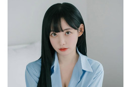 韓国サッカーの人気女子アナ、“そこ”に目が行くVネックSHOT！「天女のような美貌」とファン絶賛【PHOTO】 画像