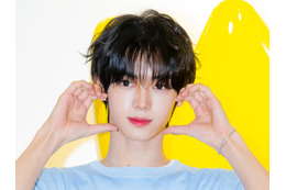 TWS・ハンジン、ビジュアルもファン愛も満点！手書きメッセージで“42”の心をわし掴み【PHOTO】 画像