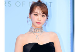 無防備な胸元があらわに…LE SSERAFIM・チェウォン、“ガッツリ”開いた大胆姿に視線釘付け「衝撃的」【PHOTO】 画像