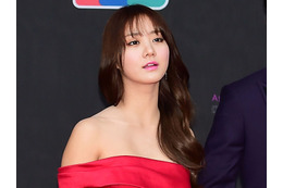 双子のママとは思えない…シングルマザー韓国女優、“真っ赤なスイムウェアで魅せたド級ボディ【PHOTO】 画像