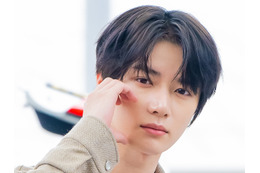 TXT・ボムギュ、ほろ酔い姿が可愛すぎる！茶目っ気たっぷりにワイン嗜む「ごはん何杯でもいける」【PHOTO】 画像