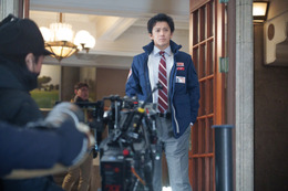 小栗旬、松坂桃李ら名シーン撮影の裏側！『フロントライン』豪華キャスト6名のメイキング映像が公開