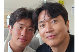 “日本代表の息子”とツーショット　元ハロプロ歌手と結婚した韓国歌手、Jクラブ下部組織所属の息子を祝福 画像